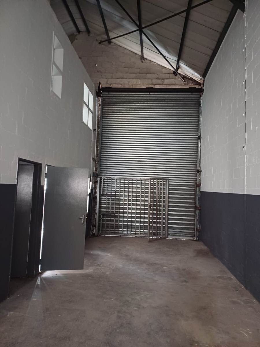 To Let Commercial Property for Rent in Okavango Park Western Cape